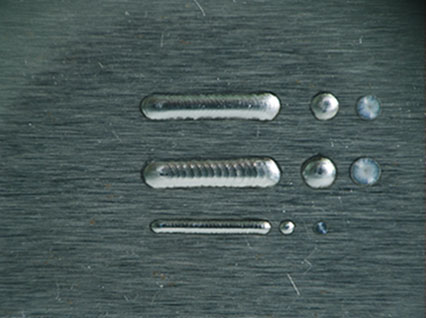 <a href='http://m.pzmama.cn/product/3.htm' class='text_a'>模具激光焊機(jī)</a>修復(fù)鏡面模具效果